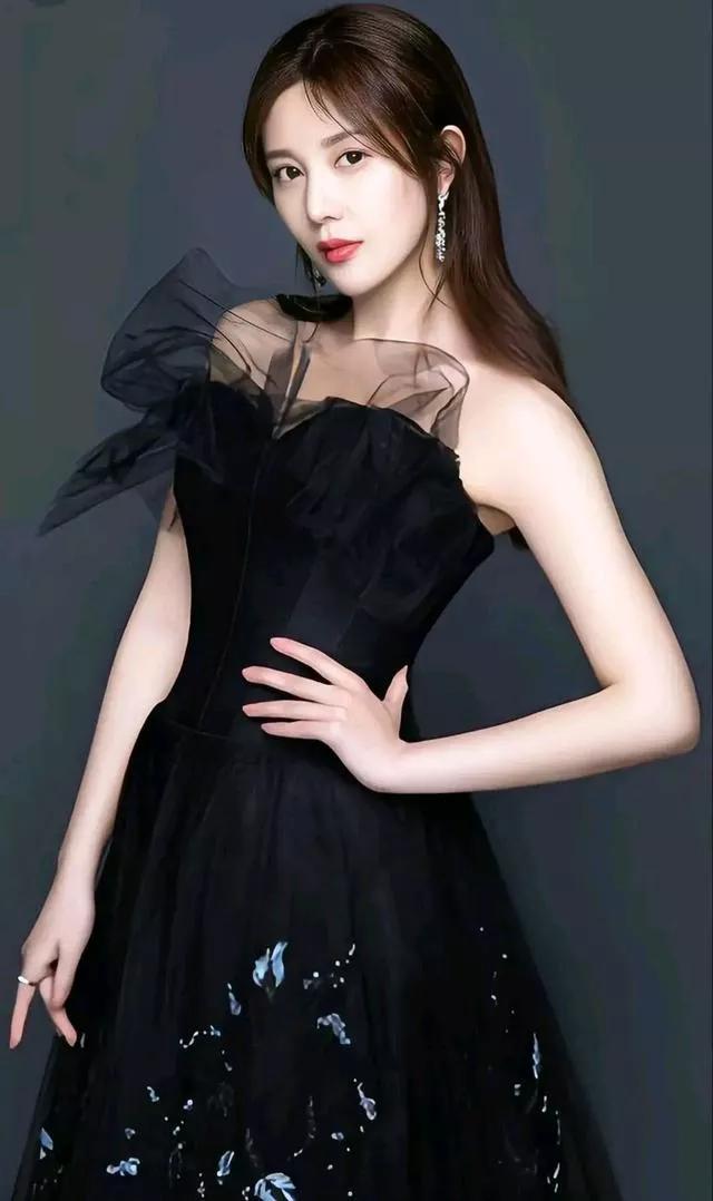 邬姓全部名字，邬姓有哪些名人（百家姓女神系列之邬靖靖）