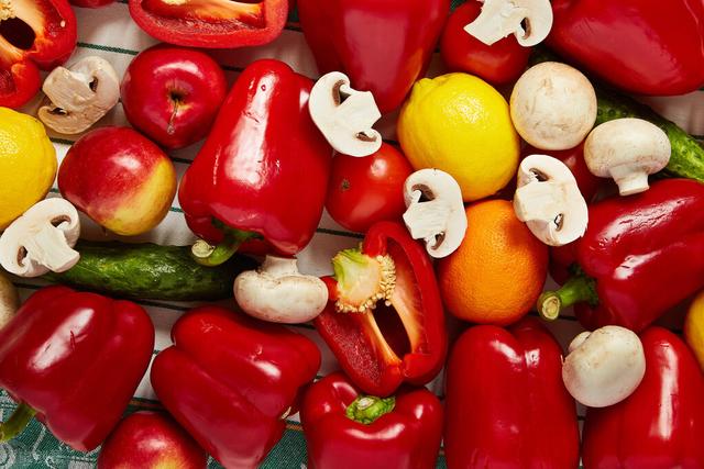 鱼不能和什么食物一起吃，鱼不能和什么水果一起吃（食物禁忌，十八反，十九畏）