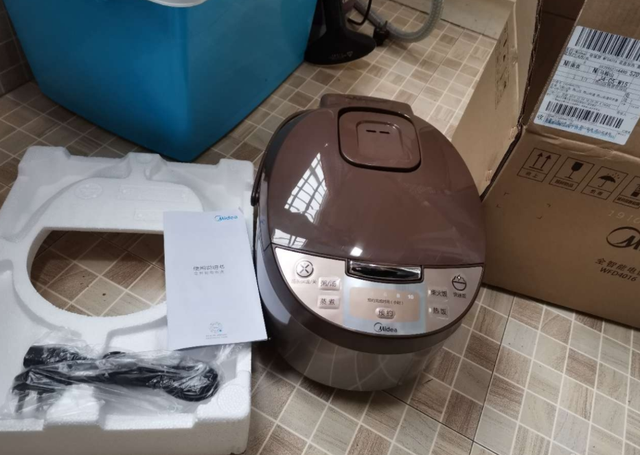 九阳铁釜电饭煲，九阳铁釜电饭煲如何预约（苏泊尔和九阳哪个更好）