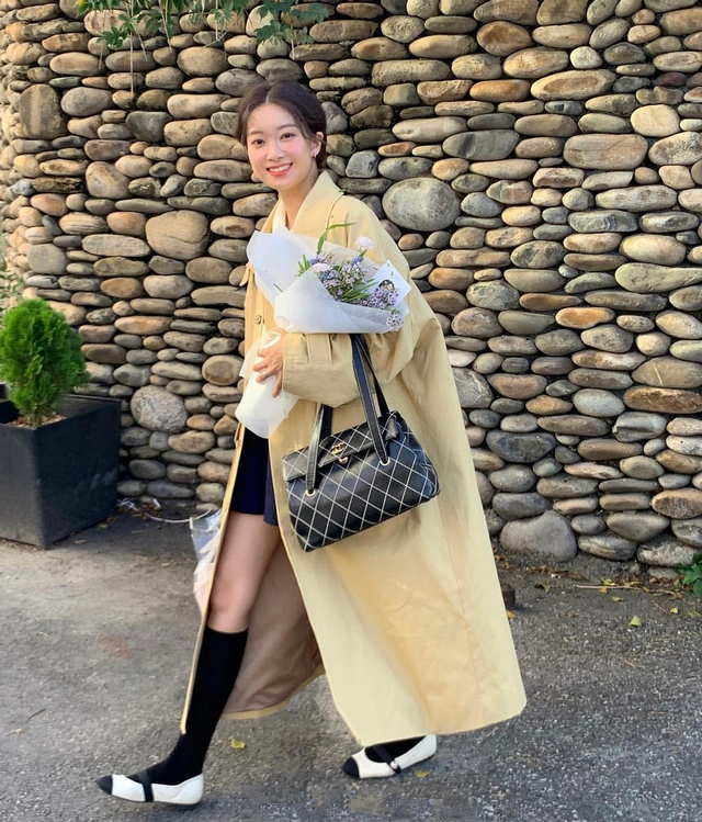 玛丽珍鞋是什么意思，玛丽珍鞋是什么风格的（瞧时髦精都爱的“玛丽珍鞋”）