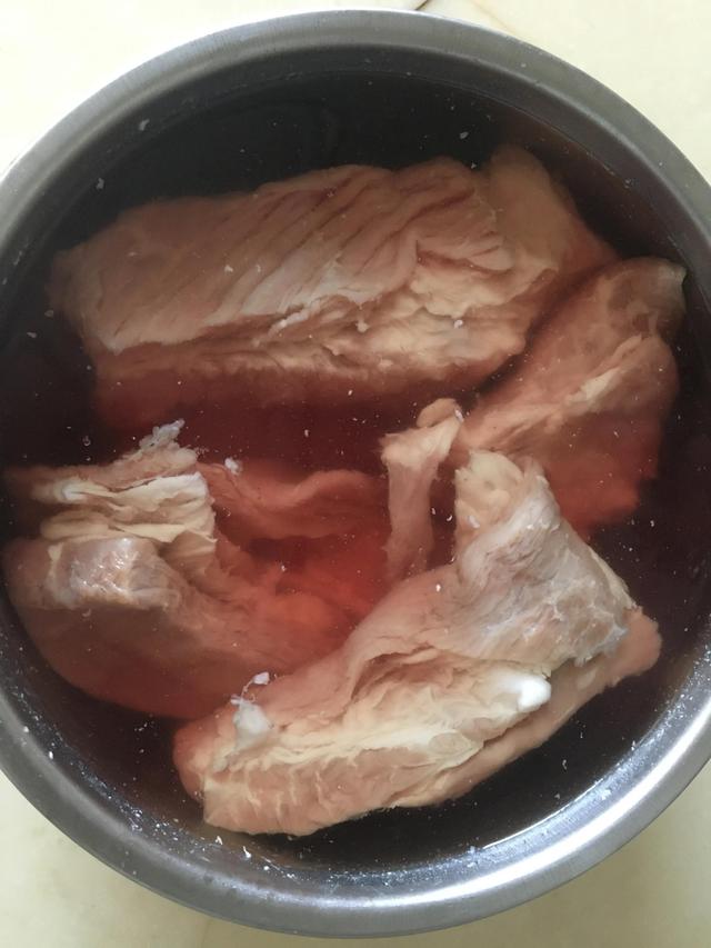牛排骨的家常做法，家常牛排骨怎么做好吃（牛排骨的简单美味做法）