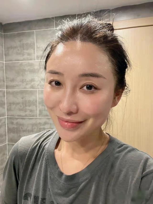 中年女性护肤诀窍，中年如何护肤（护肤要做到“3要3不要”）