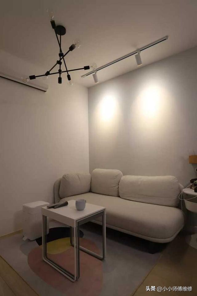 小卧室灯具怎么选，小卧室灯具怎么选购（卧室灯怎么选不会闪瞎眼）