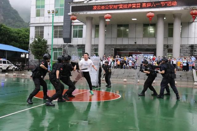 警用对讲机的简介和特点详情介绍，公安警用对讲机品牌（警宝收获特殊节日礼物）