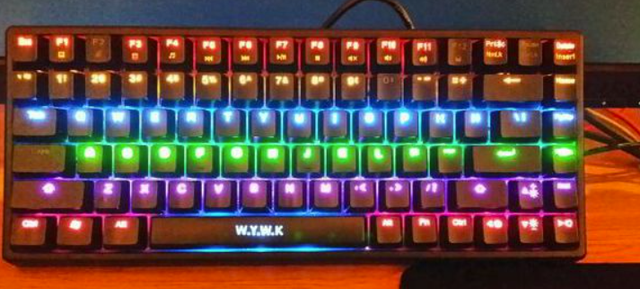 国产单反相机品牌，国产单反相机品牌排行榜（当年人人都嫌的中国键盘）