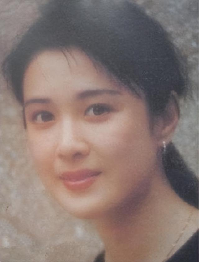 最美妲己傅艺伟为何自甘堕落，从“最美妲己”到“阶下囚”