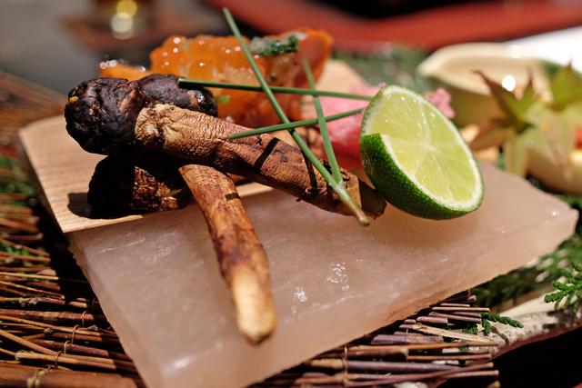 食用菌菇类十大排名，十大最好的菌菇排名是什么（盘点世界上最贵的菌菇）