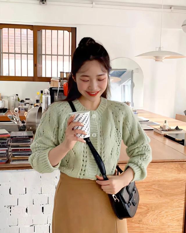 十八度穿什么衣服，18度左右衣服搭配图上海（照着这样穿，保暖又美丽）