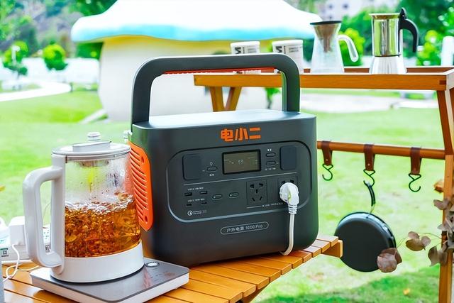 电热水壶多少瓦，热水壶的功率一般多大（电小二户外电源1000Pro双快充设计）