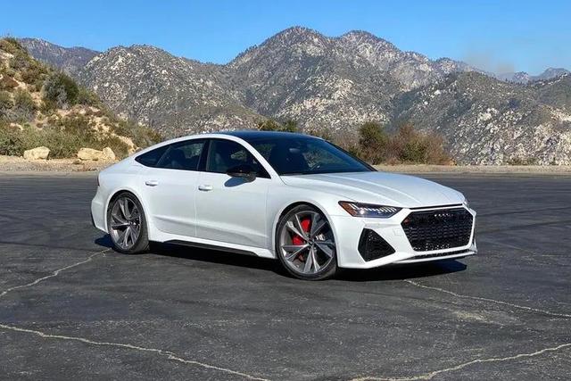 v8引擎车都什么车，v8引擎什么意思（有史以来最强悍的15辆V8发动机汽车）