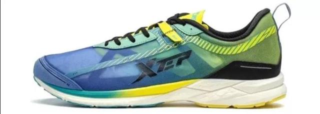 安踏跑鞋排行榜前十名，安踏篮球鞋排行榜前十名（近期人气跑鞋TOP10大公开）