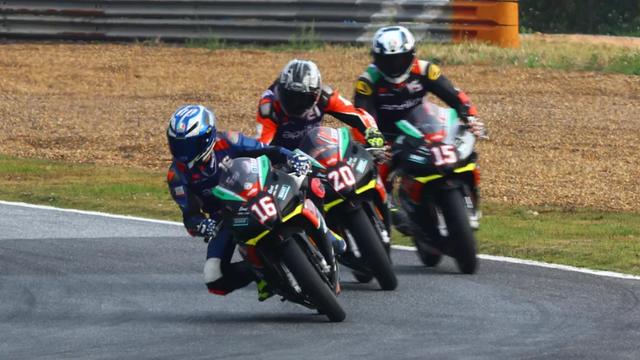 如何成为一名职业赛车手，怎么成为职业赛车手（原来普通人也可以成为专业车手）