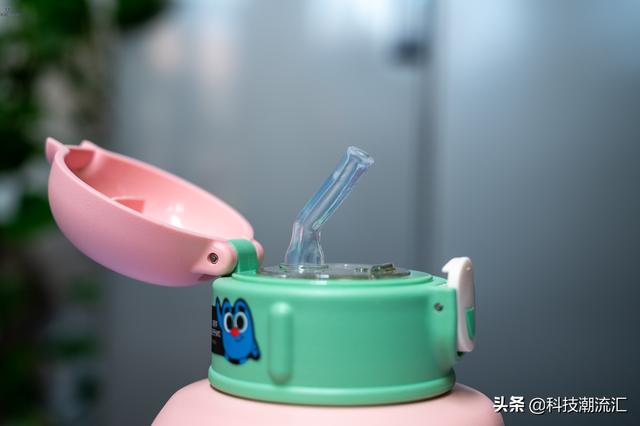 什么儿童水杯最好，如何挑选儿童水杯（康巴赫儿童保温杯上手）