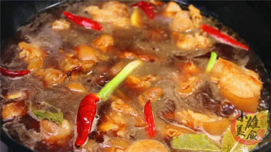 红烧猪爪怎么烧呢步骤是，红烧猪爪要烧多久（手把手教你红烧猪蹄）