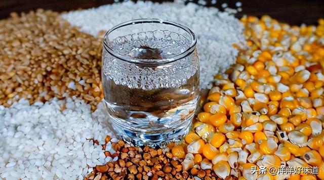 浓香型白酒适合长期储存吗，十年五粮液52度价格回收价格（放了10年的酒还能喝吗）