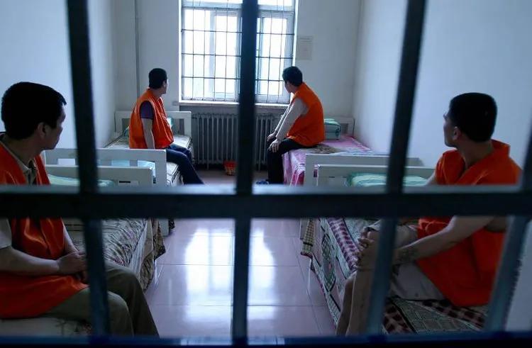 看黄违法吗（喜欢观看）