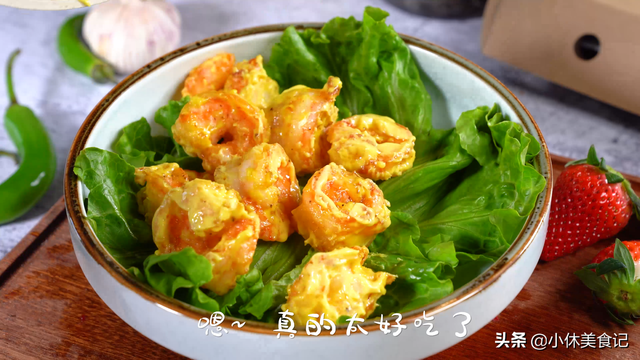 炸虾尾巴怎么做，油炸虾尾怎么做（基围虾新做法，味道回味无穷）