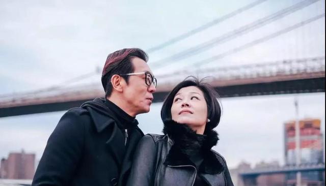 春晚导演哈文：丈夫李咏病逝三年没有再嫁，她依然是李家的儿媳妇