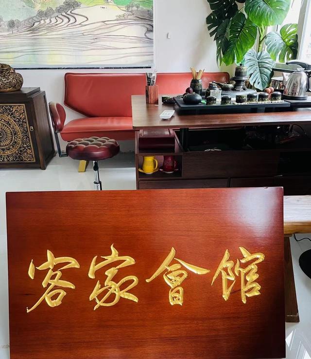 去梅州过年要送什么礼物，派发贺年礼物随感