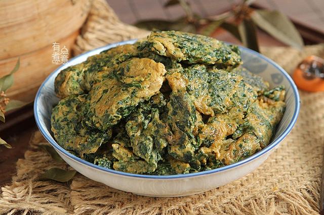 艾叶炒鸡蛋的正确做法，艾叶炒鸡蛋的家常做法（路边遇到艾草记得多摘点）