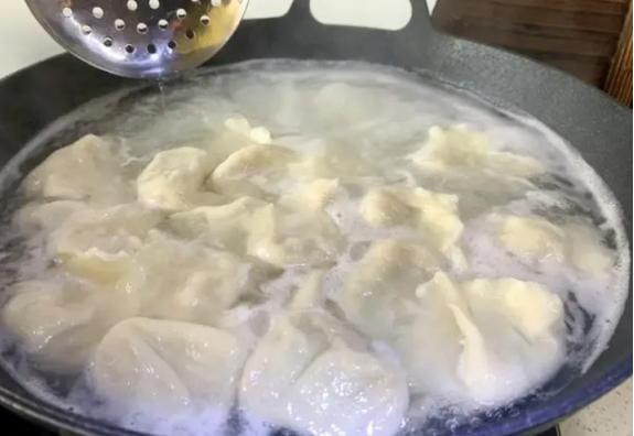 水饺的煮法，手工水饺的煮法（原来煮饺子有窍门）