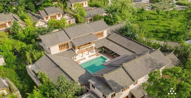 青城山旅游，青城山旅游图（赏千年银杏、观层林尽染、泡山间温泉......顶奢配置慢生活尽在青城山～）
