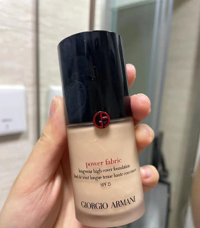 粉底液排行榜前十名的牌子，什么大牌粉底液好用（值得回购的四款大牌粉底液）