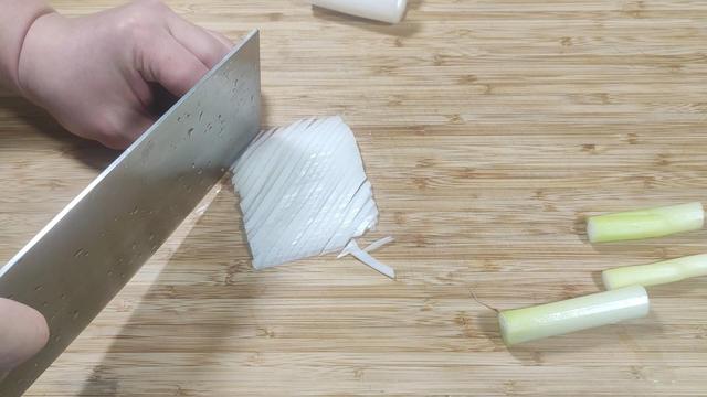 豆酱的做法，鸡蛋黄豆酱的做法（日销700份的炸酱秘方）