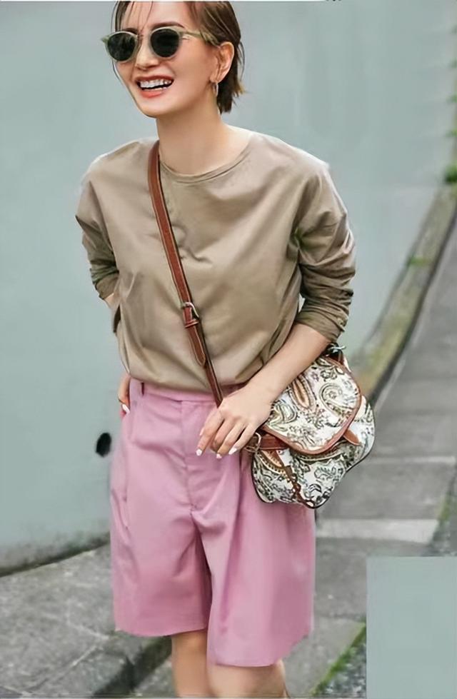 男士t恤穿搭，男生t恤太长怎么穿（对不起，那是你不会穿）