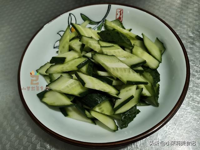 最养肝护肝的10种食物 这些食物不但护肝还很有营养，最养肝护肝的10种食物（俗话说“春养肝”）