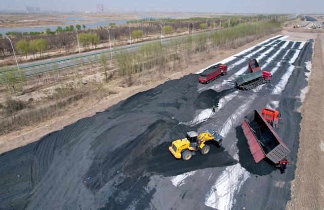 乌玛高速起点和终点，乌玛高速公路石嘴山段项目建设忙