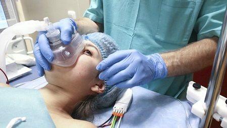 全麻手术后多久清醒，全麻手术后为什么要平躺6小时（身体会经历哪些变化）