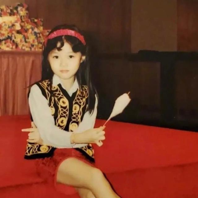 雷宛萤（雷宛萤黑照，晚晚指的是哪个呢（17岁三流网红到34岁京圈公主）