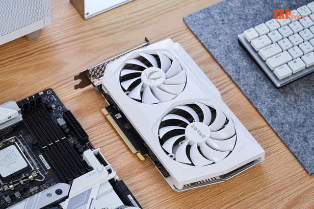 索泰显卡怎么样，索泰显卡能买吗（AMP月白GOC显卡评测）