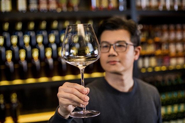 白酒销售技巧和话术，白酒销售的技巧和话术有哪些（白酒小品牌营销一定要这么狠）