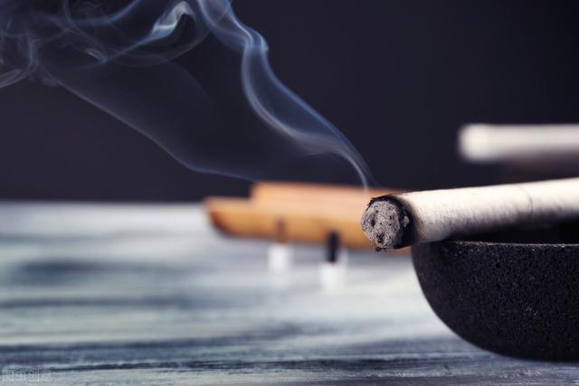 艾灸后怎么看湿气排出，艾灸后怎么看湿气是否排出（艾灸排病反应及解决方案）
