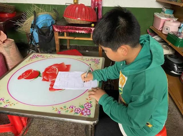 干青手串的功效与作用，女人戴什么手串最养人（点点爱心照亮困境儿童的求学路）