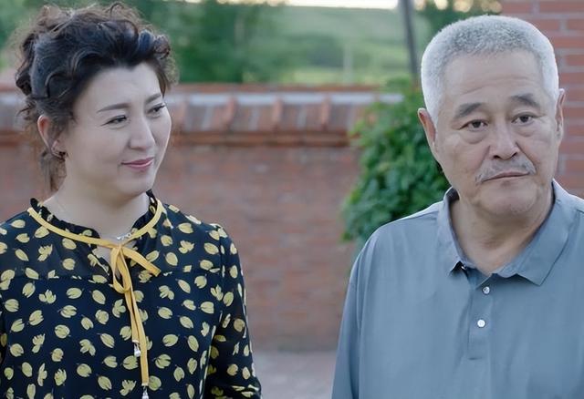 “二人转女王”闫学晶：两段婚姻三个孩子，两任丈夫都是二婚