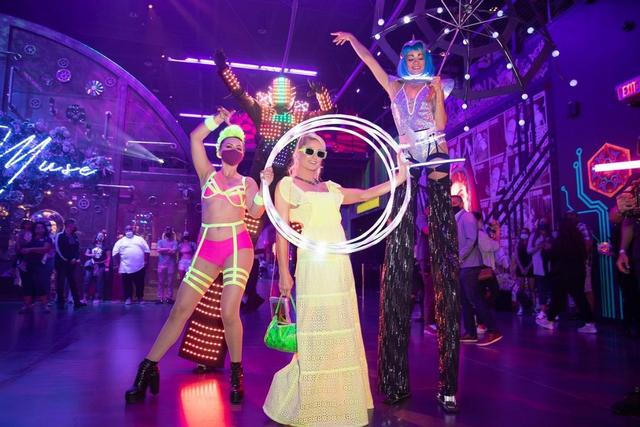 非主流kiss图片，非主流kiss（与新欢丈夫甜蜜亲吻）