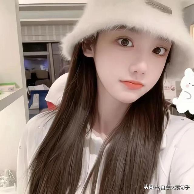 情感语录经典短句说说，情感语录与感悟短句（最近很经典的情感文案朋友圈短句）