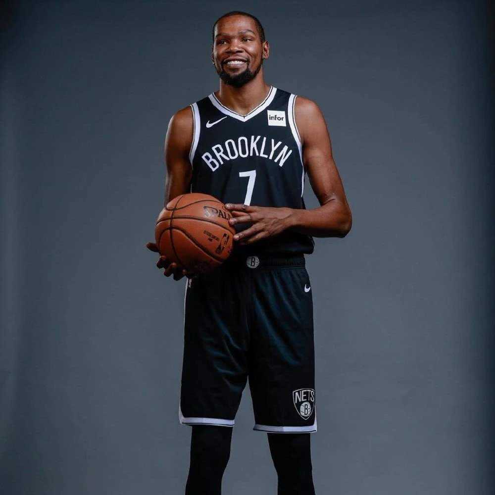 但其实"杜兰达兽"的原型是"杜兰达尔",这是在"加洛林"故事群中描述的