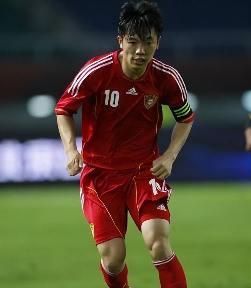 邹正女友(国足太太团才是真惊艳) - 青木春