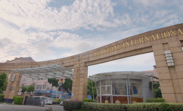 外国语言文学专业，高校热门专业:外国语言文学类专业（两所211高校最受青睐）