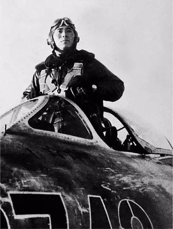 中国人民解放军空军，中国人民解放军空军成立时间（人民空军，生日快乐）