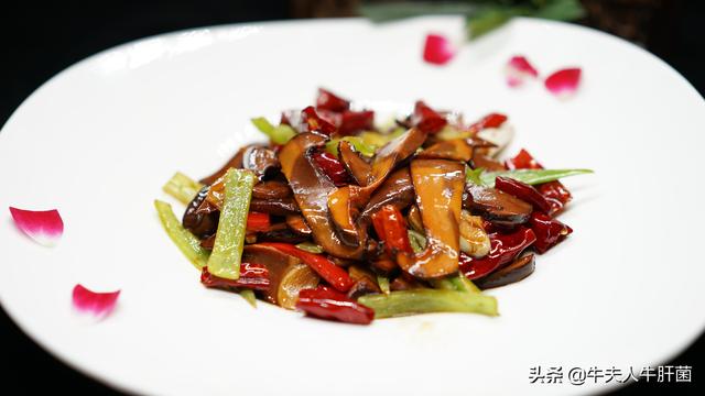 南方过年吃什么，南方冬至吃什么食物（你绝对不知道南北饮食差异有多大）