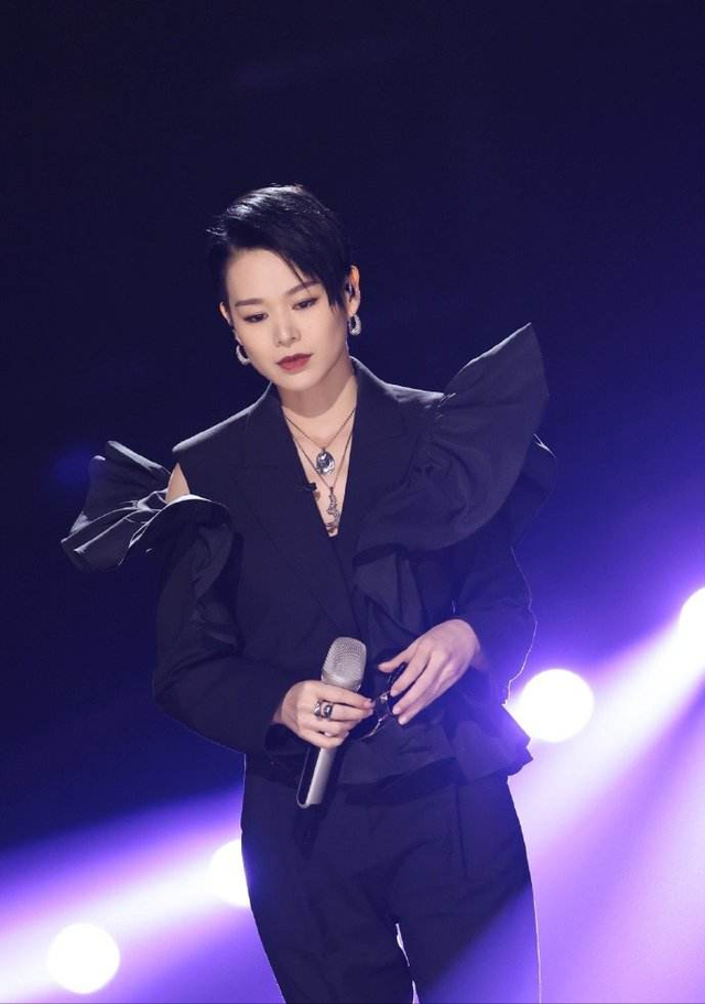 孙俪的各种短发发型，留短发很美的6位女星