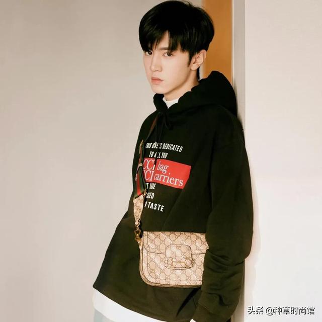 国际品牌女包，包包品牌排行榜前十名女士（今年最火的大牌包包）