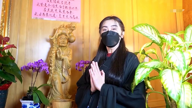 王祖贤个人资料，王祖贤个人资料简介身高（55岁王祖贤素颜现身海外寺庙）
