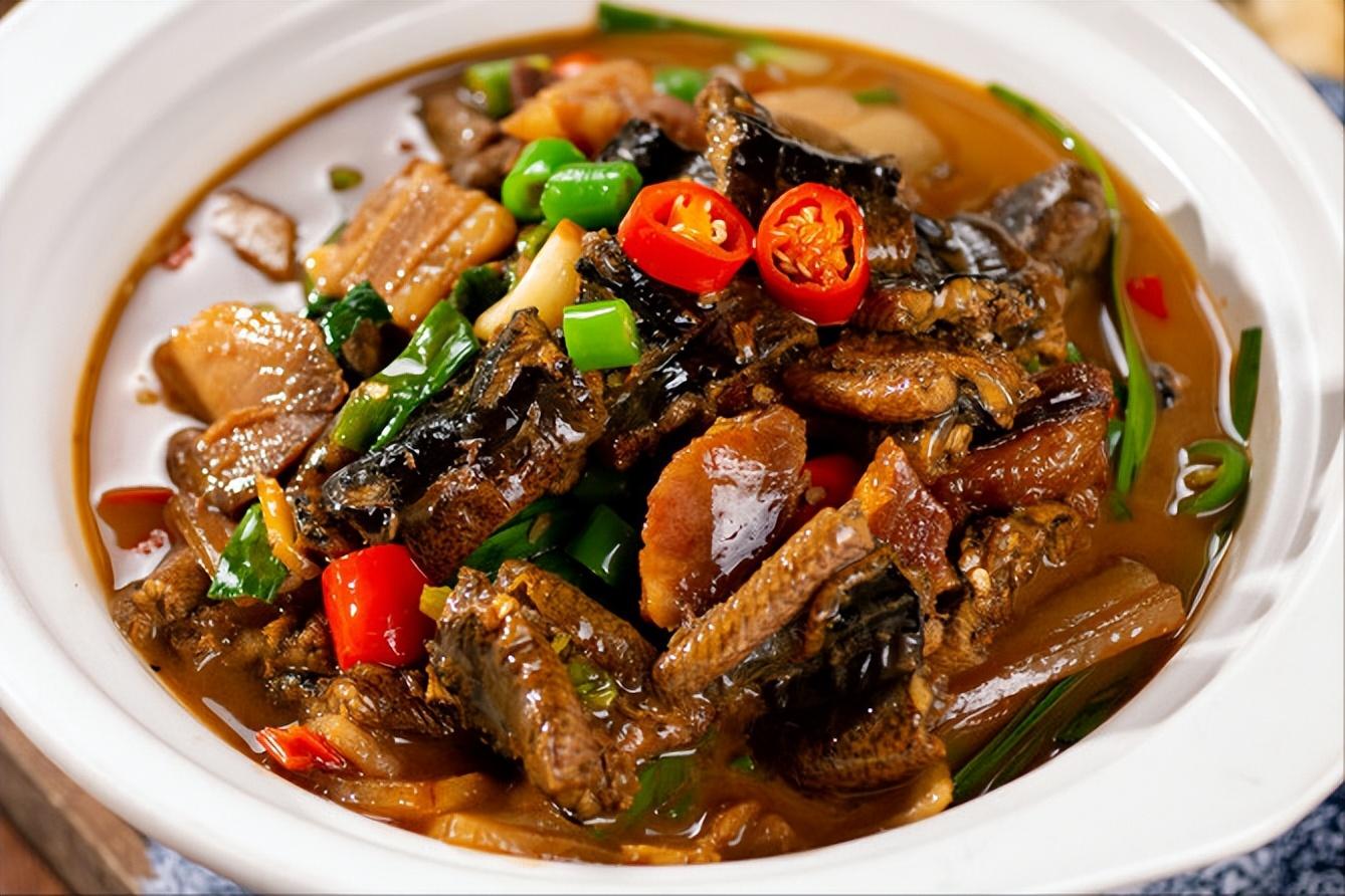 烧黄鳝：鲜嫩入味，酱香浓郁，家常美味经典做法，令人垂涎欲滴的下饭佳肴