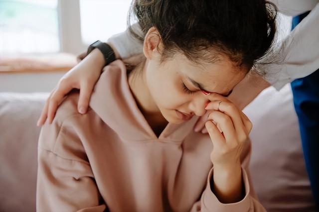 敏感的人怎么调整心理，性格敏感怎么调节心理（学会这6招，让你变得更开心）